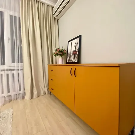 3 Bedroom Orange Apartment Almaty Exterior photo