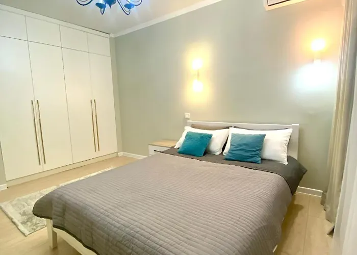 3 Bedroom Orange Apartment