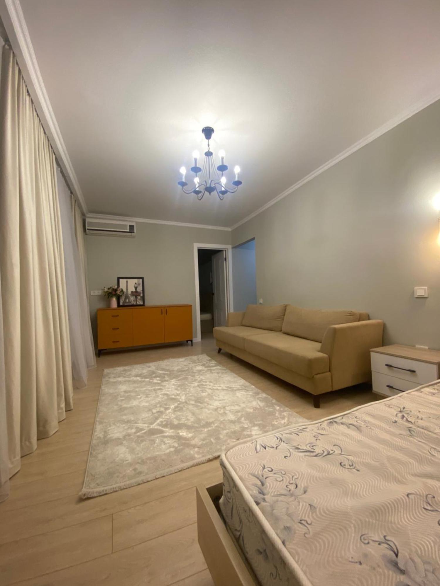 Apartment 3 Bedroom Orange Almaty