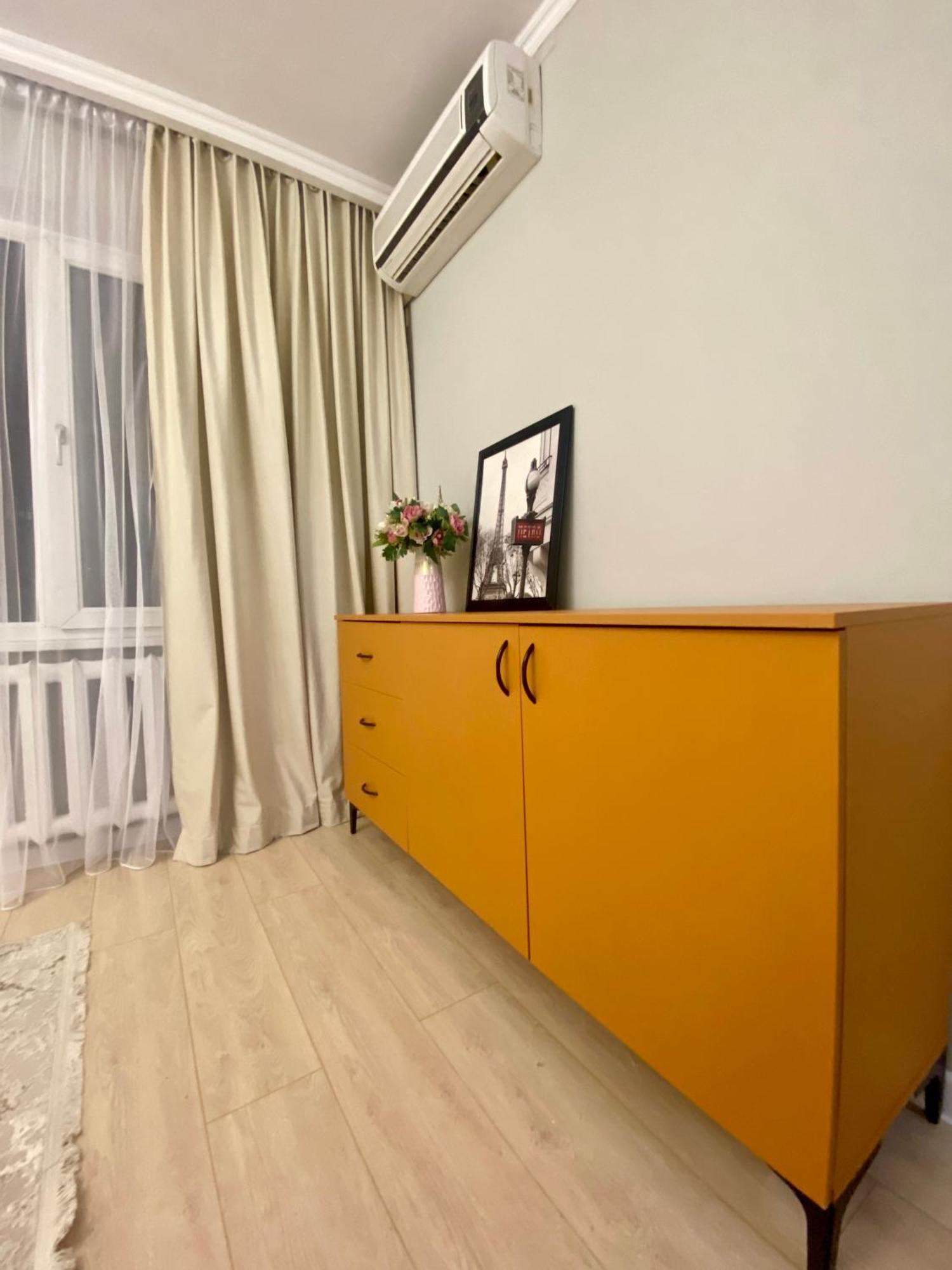 Apartment 3 Bedroom Orange