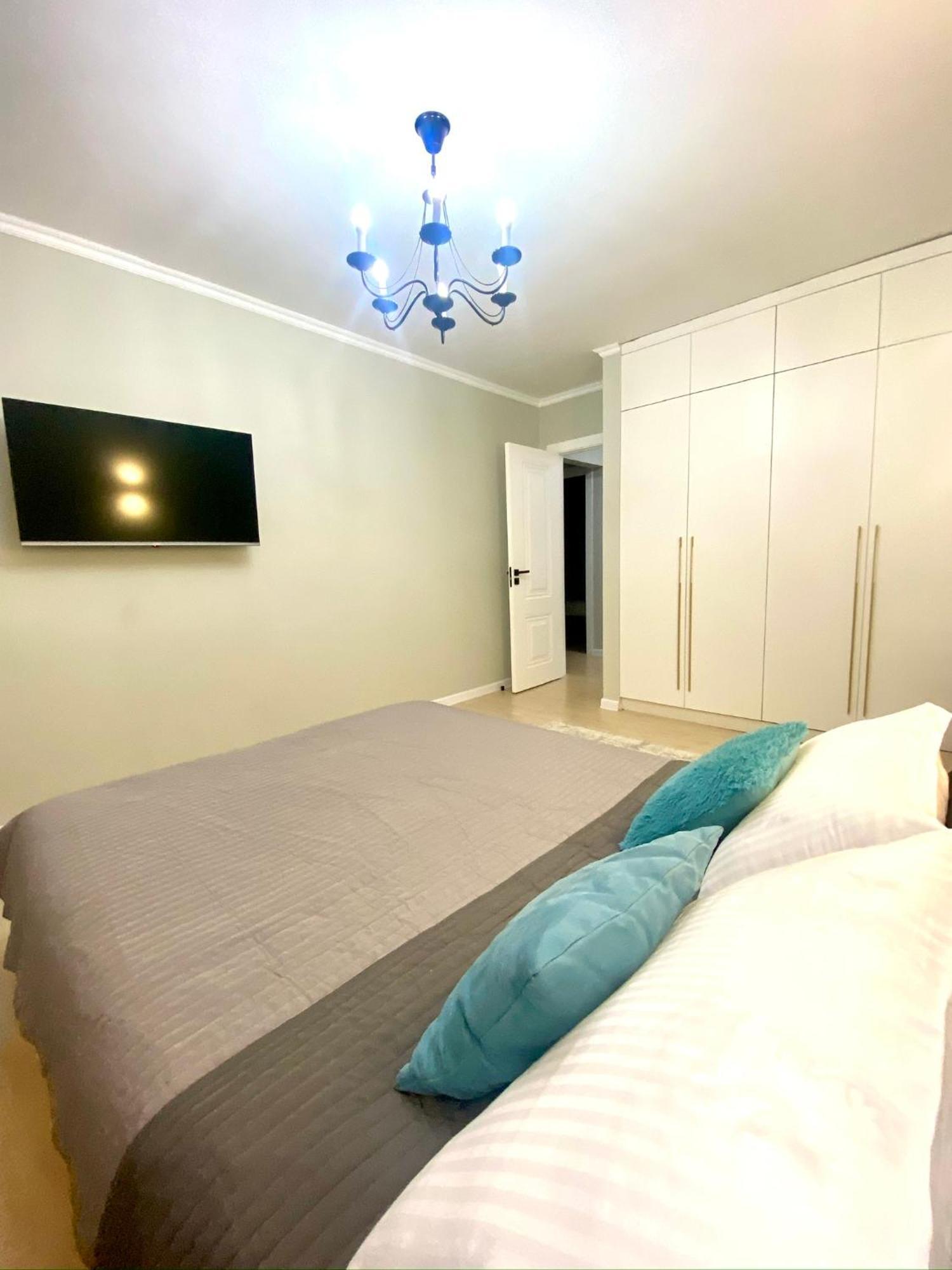3 Bedroom Orange Apartment Almaty